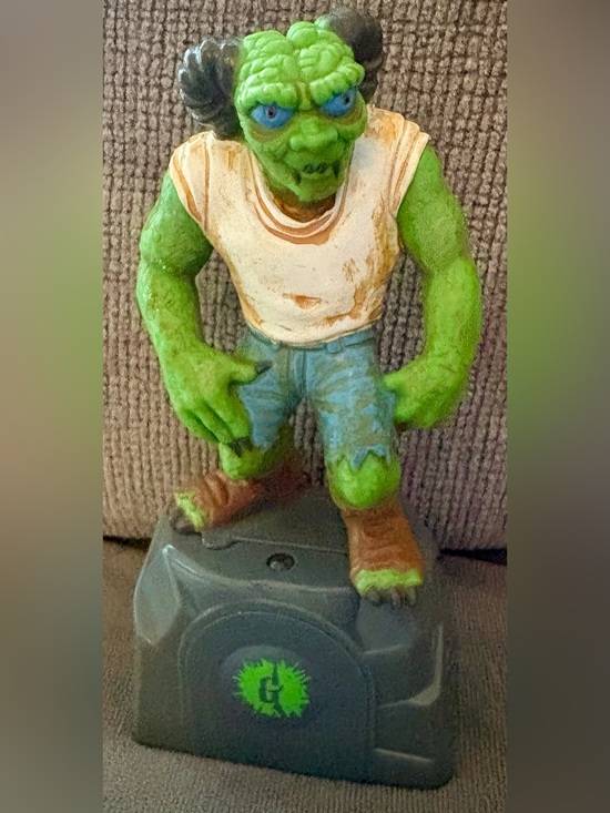 Goosebumps Other - Vintage 1996 R.L. Stine Goosebumps One Day At Horrorland Scream Figure